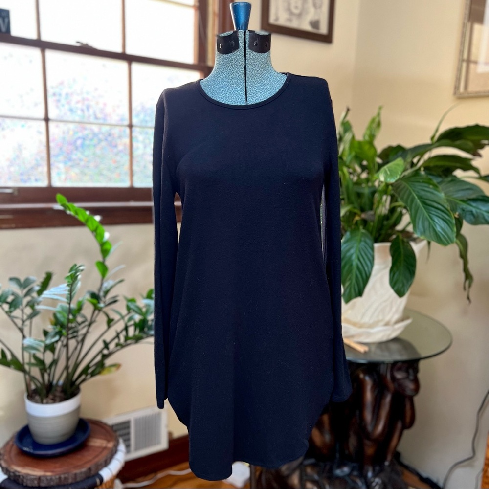 Joan Vass Small Long Sleeve Black Solid Tunic Top